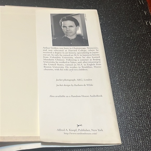 Memoirs of a Geisha by Arthur Golden - Picture 5 of 5